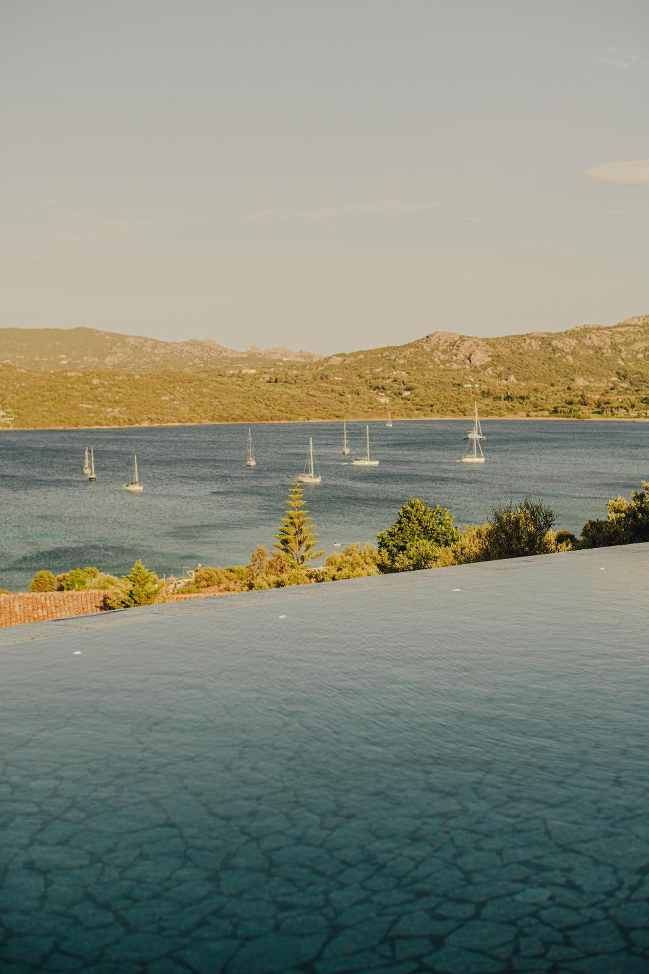 Отель Aethos Sardinia Канниджионе Экстерьер фото